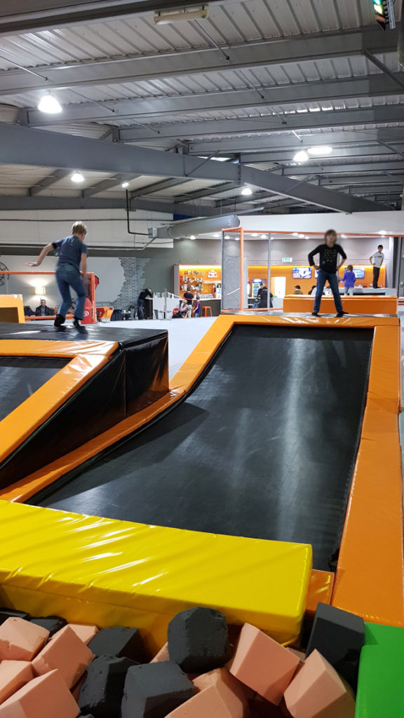 urban-jump-trampoline-aire-de-jeu