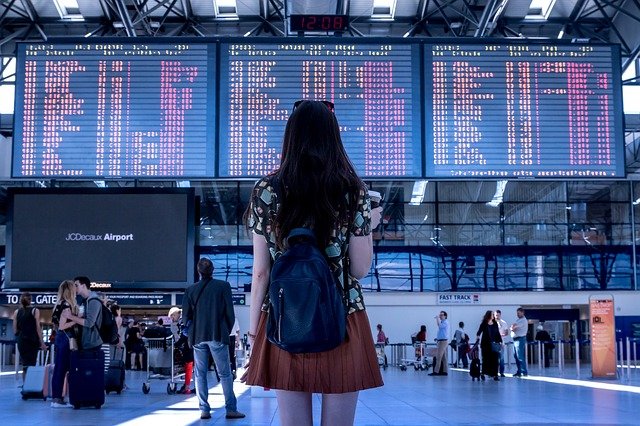 Aeroport jeune femme